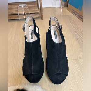 Shoemint high heeled wedge suede open toe shoe size 10.5​